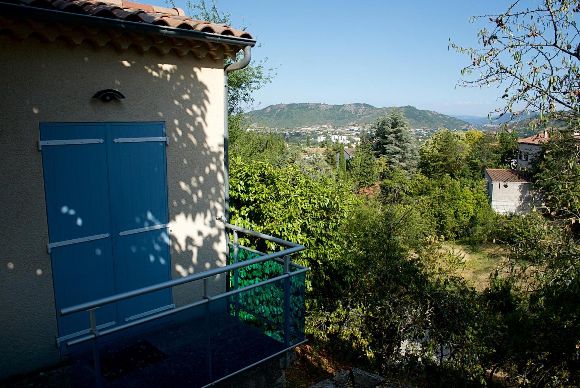 LES FARGETTES - charmante petite maison avec jardin - 2 pièces à Privas Exterior foto