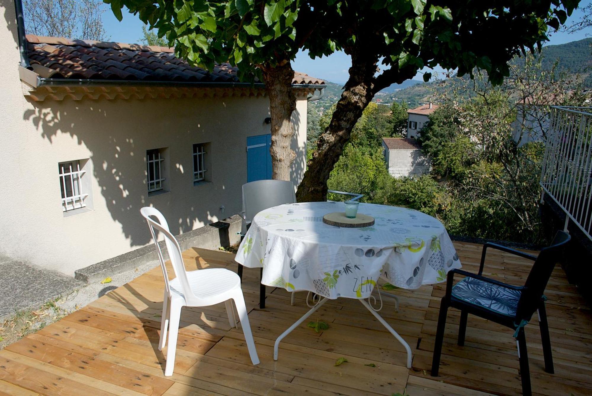 LES FARGETTES - charmante petite maison avec jardin - 2 pièces à Privas Exterior foto